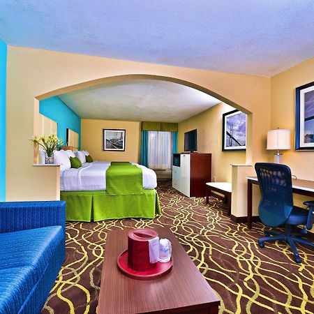 Best Western Plus Savannah Airport Inn And Suites Экстерьер фото
